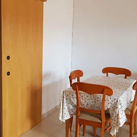 La Flora Apartament *